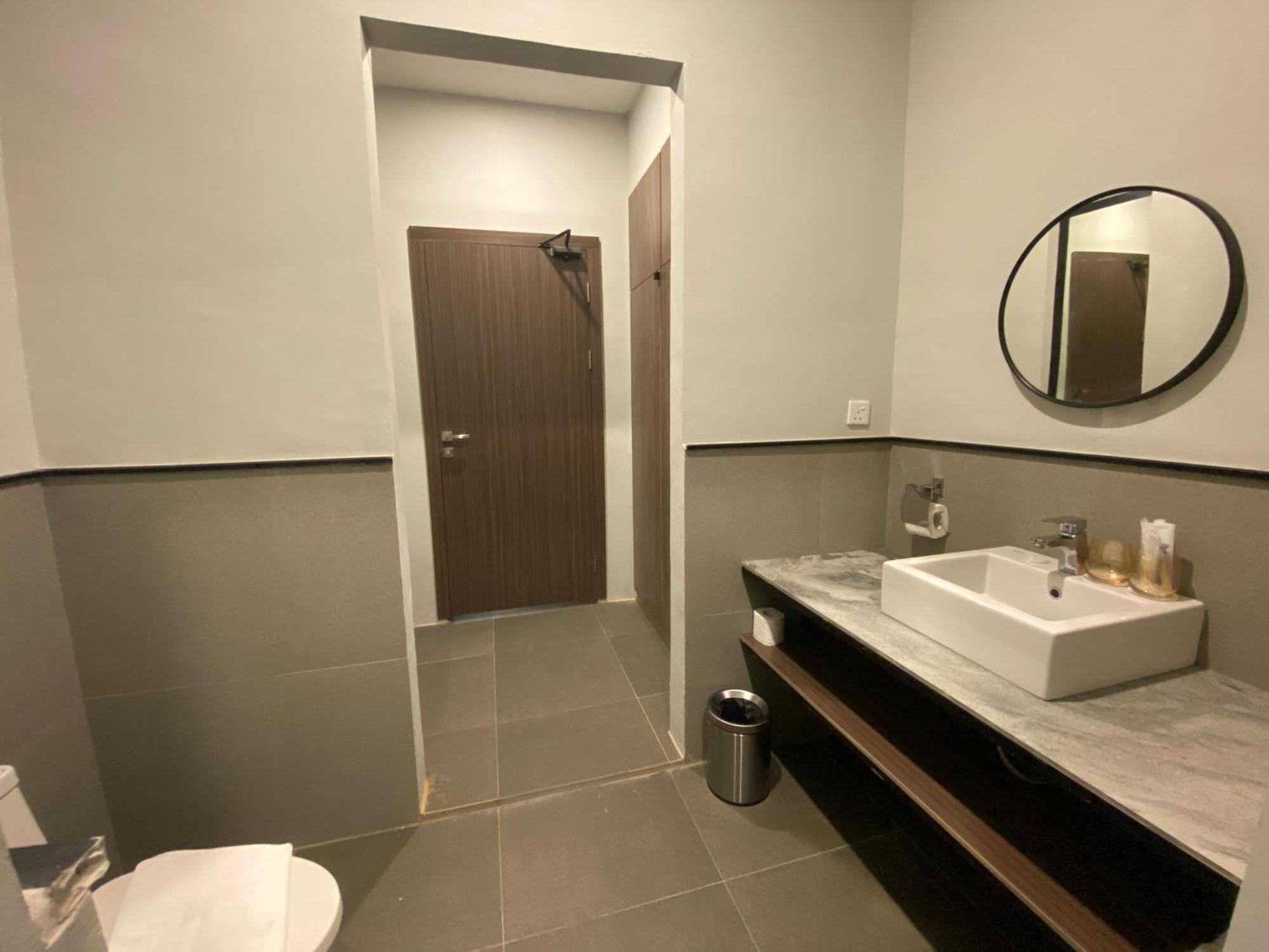 Onyx Hotel & Villa Tanjunguban Exterior photo