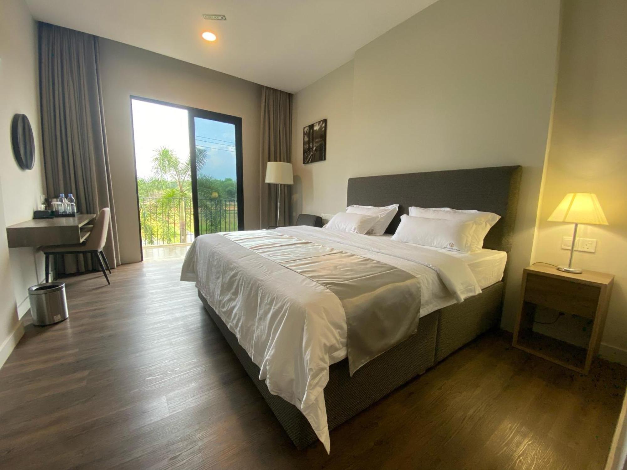 Onyx Hotel & Villa Tanjunguban Exterior photo